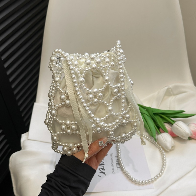 Luxury Bags On Sales - Białe torebki z koralikami, do noszenia